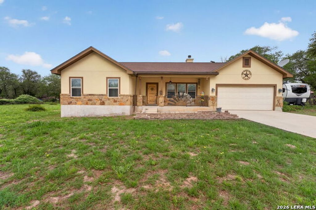 160 County Road 6874, Natalia