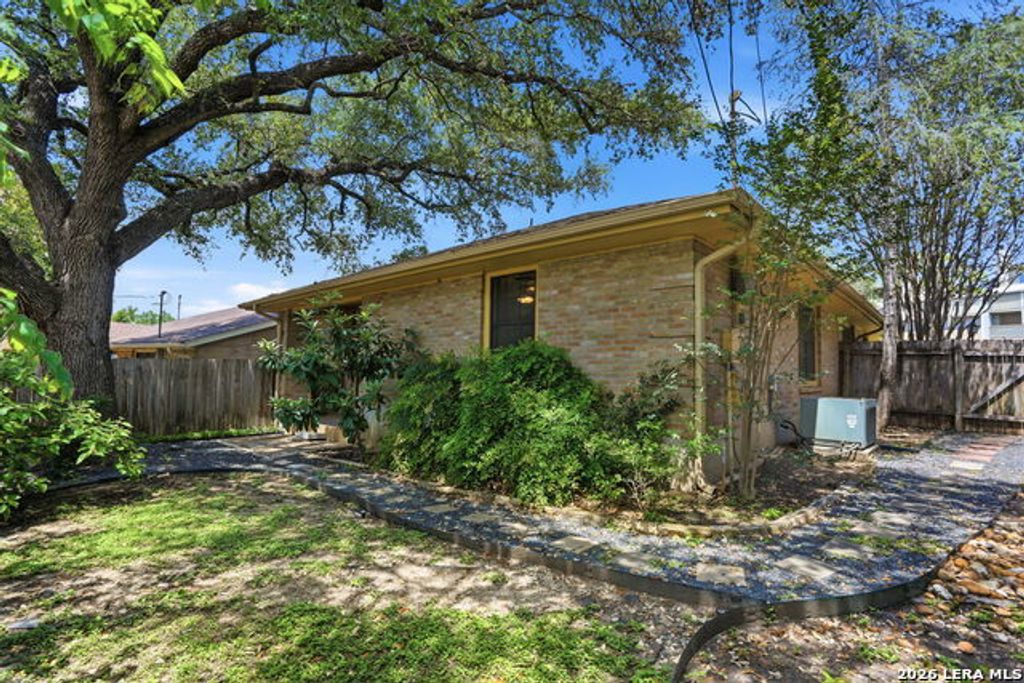 111 Pike Road, San Antonio