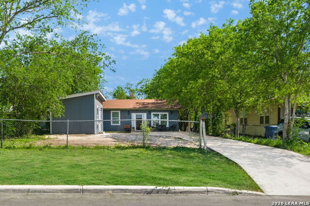 512 Stratford Ct, San Antonio