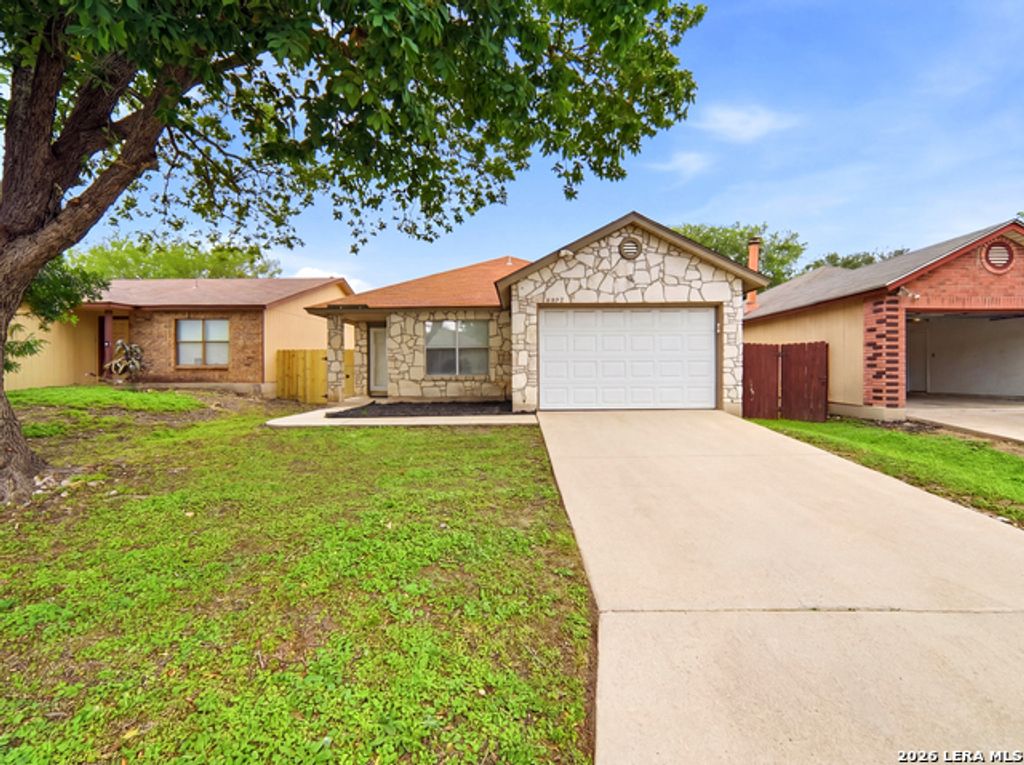 6827 Celes Meadow Dr, Converse