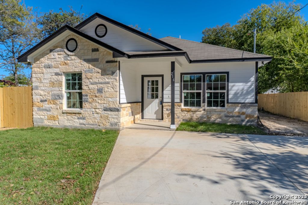 216 S San Augustine Avenue, San Antonio