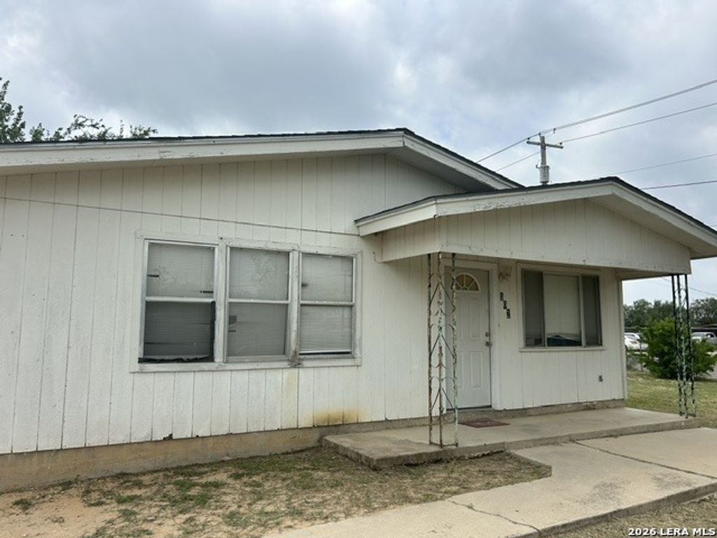 502 Alamo St, Crystal City