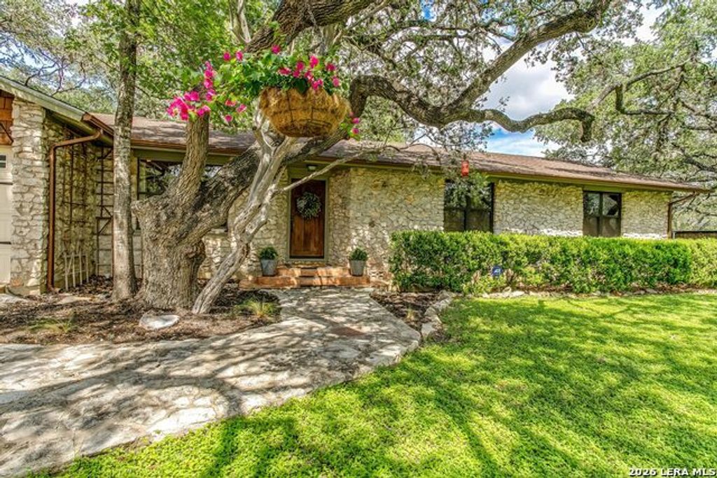 17118 Sugar Crest Drive, San Antonio