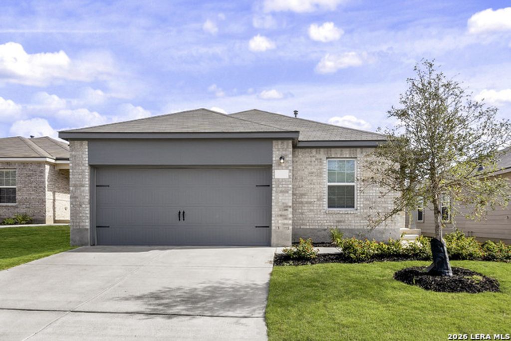 4007 Lena Gardens, Von Ormy