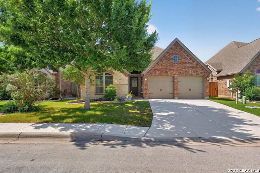 1925 Field Brook, Seguin