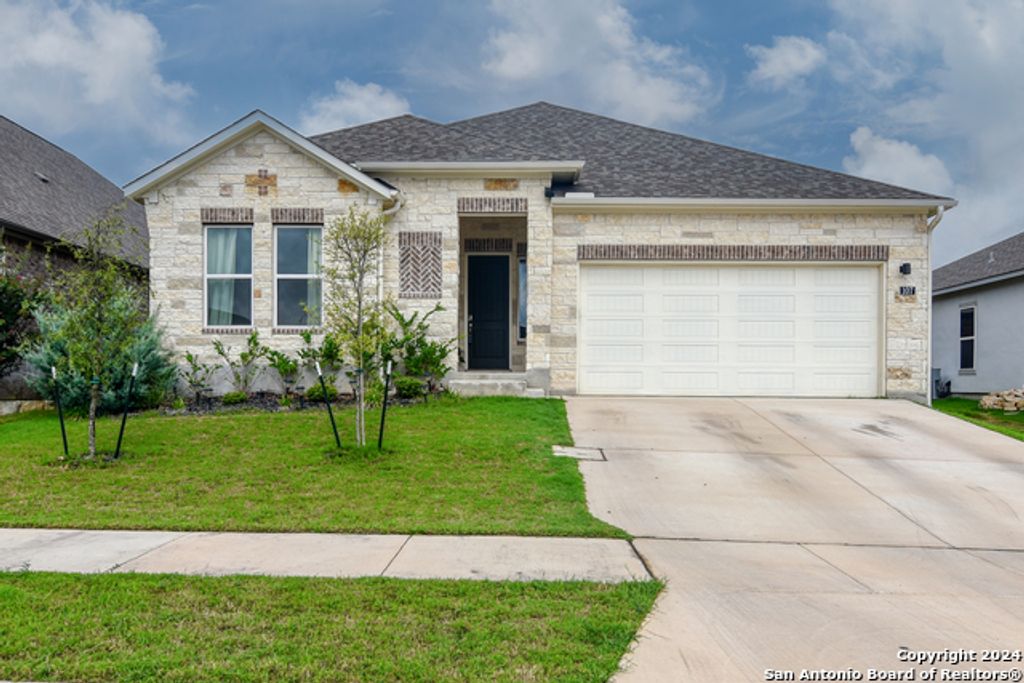 107 Cheslyn, Boerne