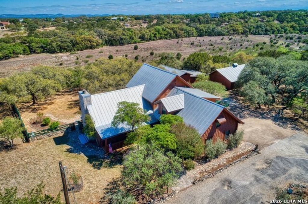 513 River View Dr., Bandera
