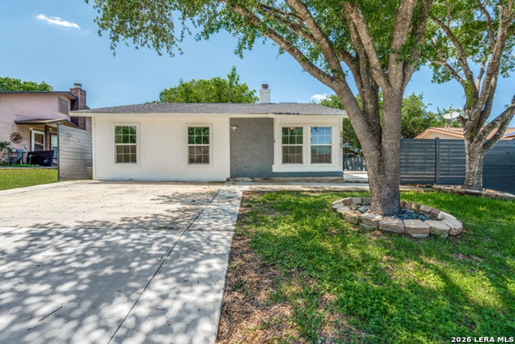 4915 Nuthatch Street, San Antonio