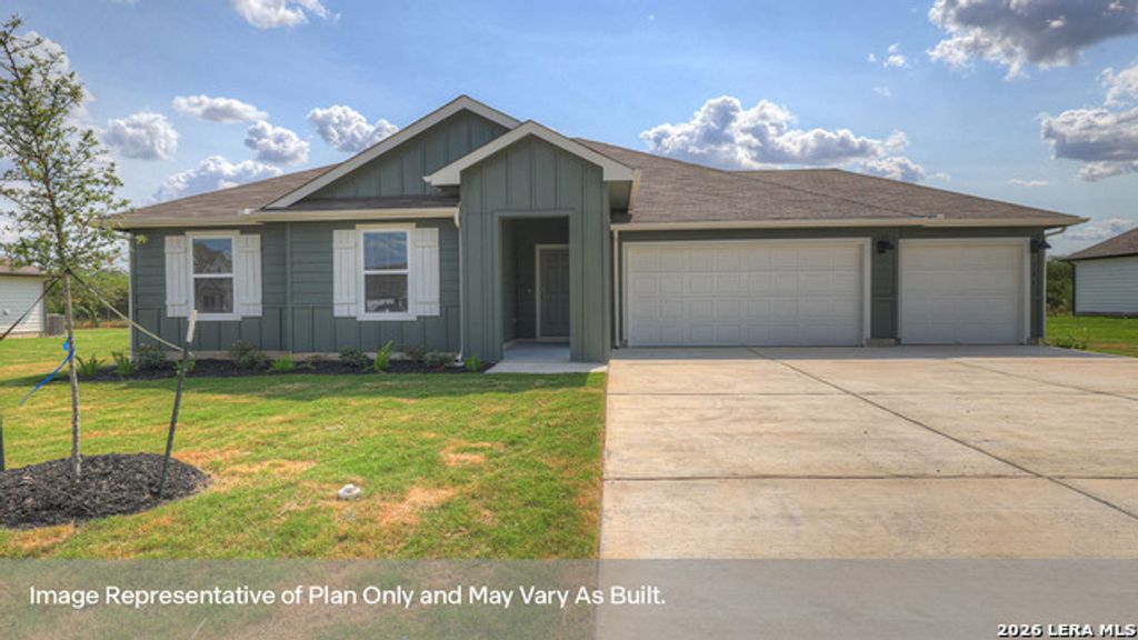 499 Kolbo Crossing Cove, Lockhart