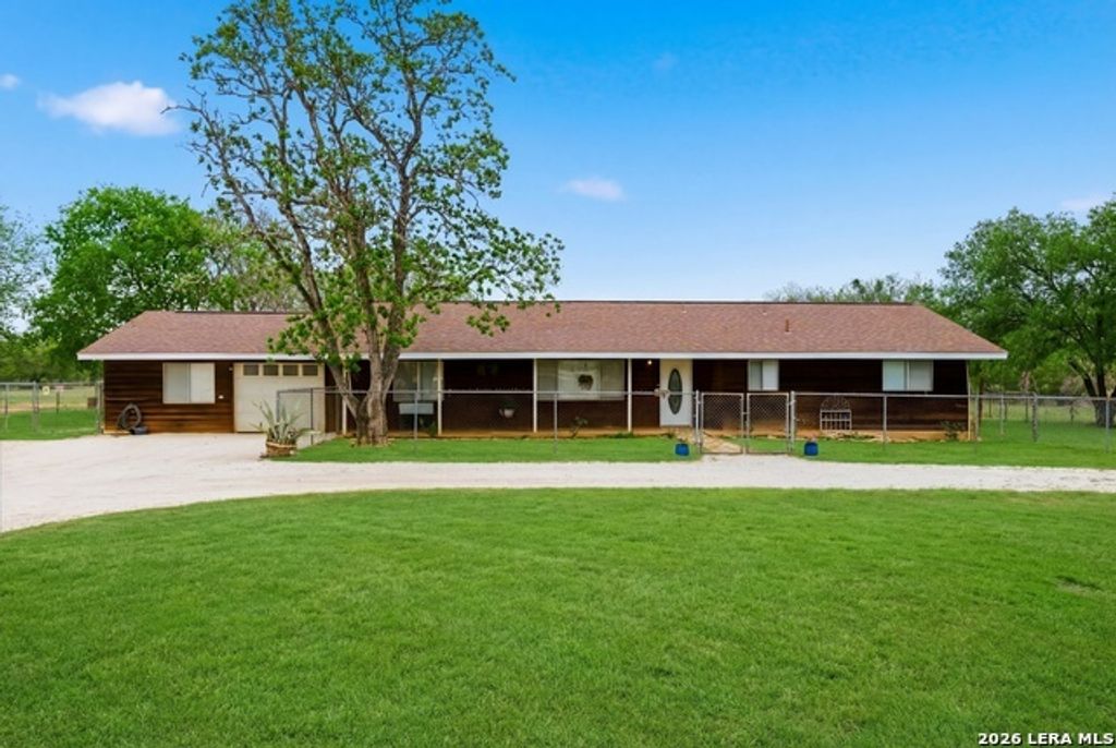 144 Oak Park Rd, Adkins