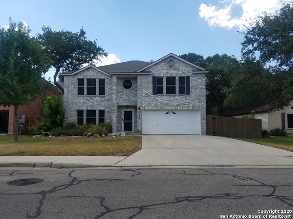 261 Samantha Dr, Schertz
