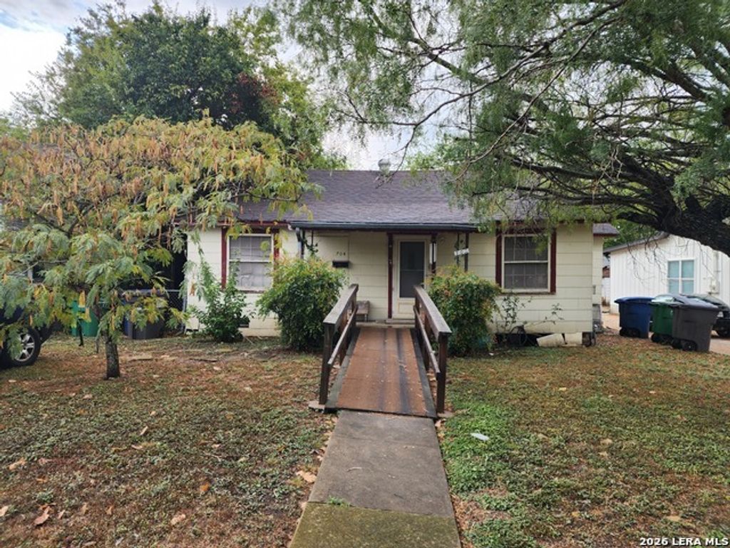 706 W Lullwood, San Antonio