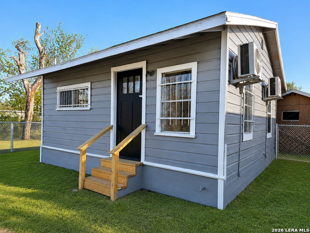 534 Sharmain Pl, San Antonio