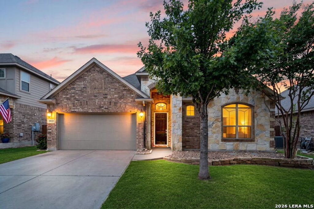 2932 Sunridge Dr, Schertz