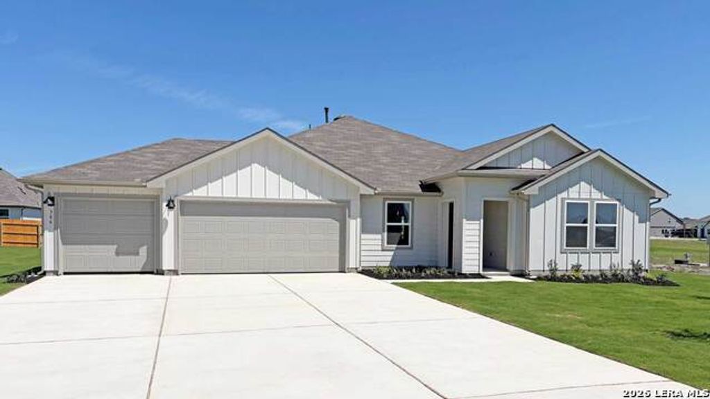 443 Mcginty Meadow Drive, Lockhart