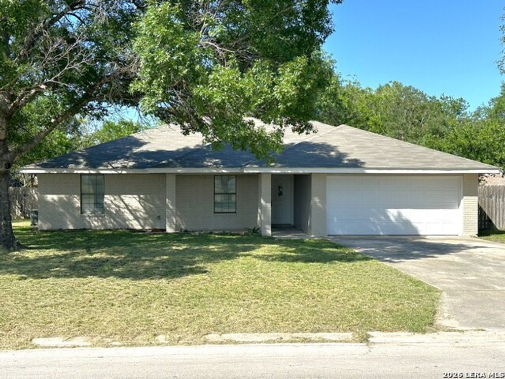 1513 Preston Drive, Seguin