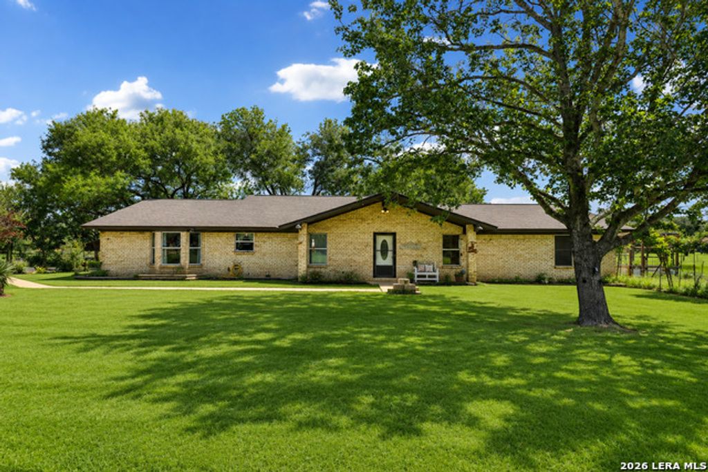 215 Deer Run St, Pleasanton