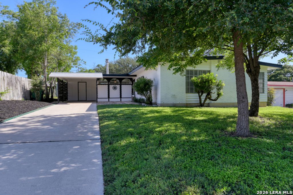 1015 Mount Serolod Drive, San Antonio