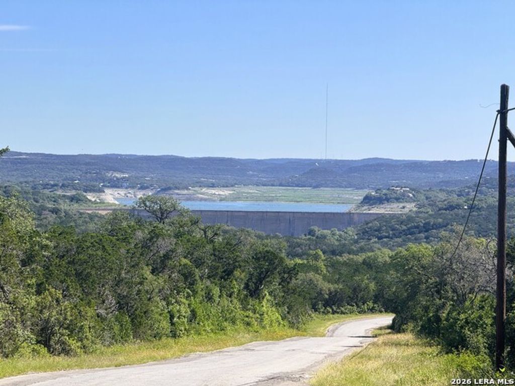 330 Private Road 2610, Mico