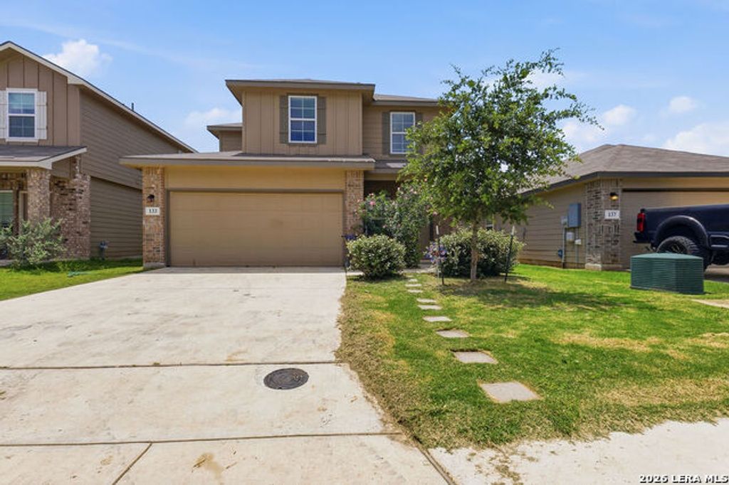 133 Legendary Trail, Floresville