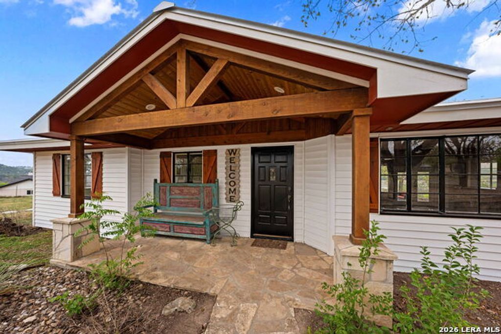 1094 Harper Road, Kerrville