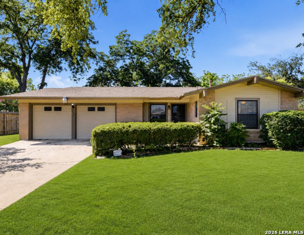 425 E Wright Blvd, Universal City