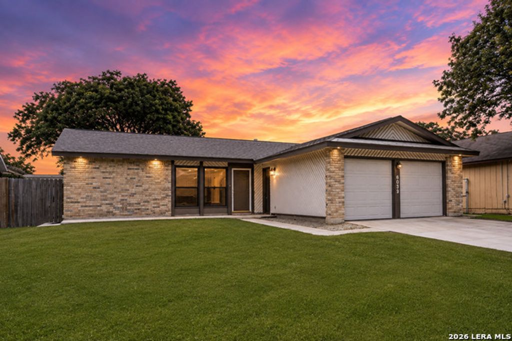 6039 Whispering Lake Street, San Antonio