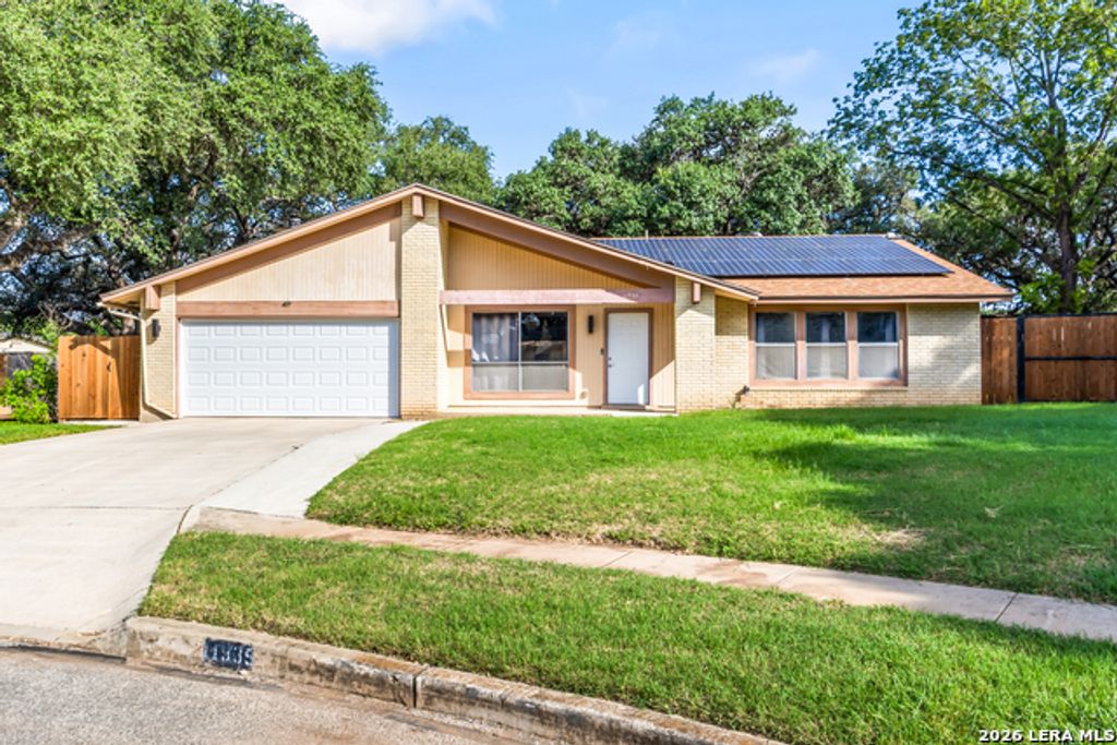 11935 Briarpath Street, San Antonio