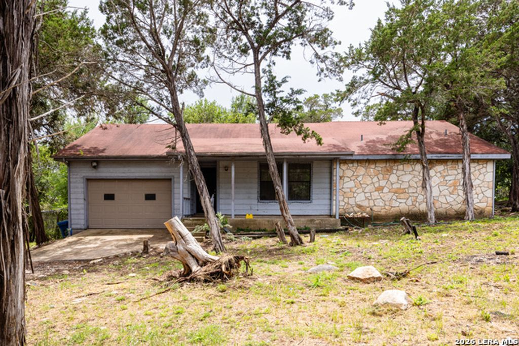 127 White Tail Dr, Kerrville