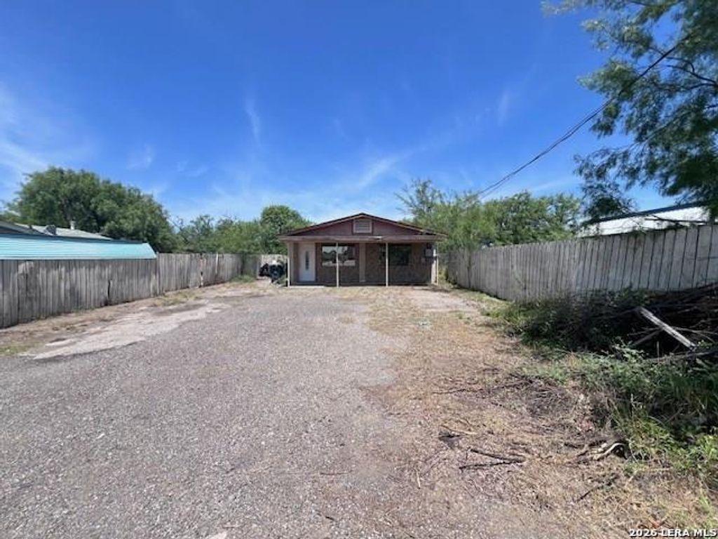 2372 U S 277 N, Eagle Pass