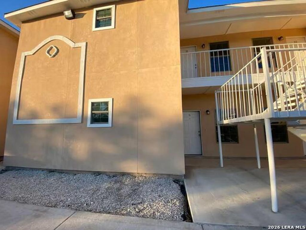 391 Riverside Dr. Unit #9 9, Eagle Pass