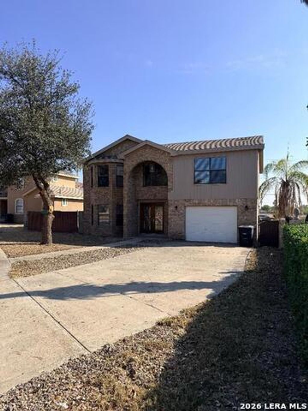 2288 Beverly Hills Blvd., Eagle Pass