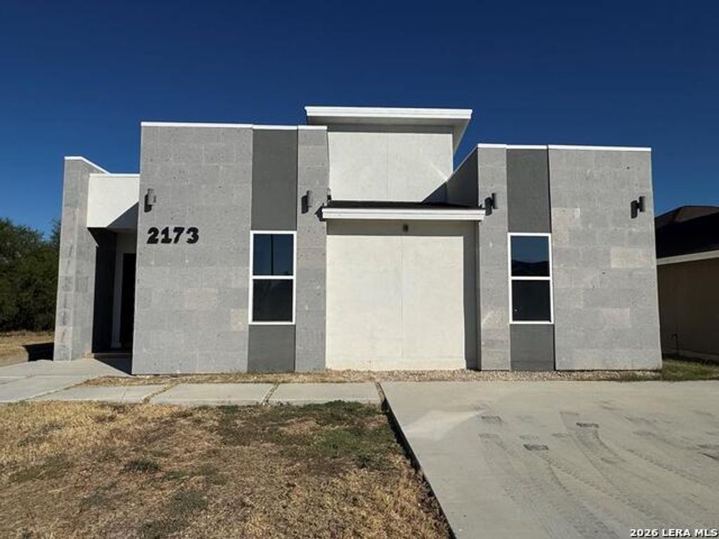 2173 Fox Borough Dr, Eagle Pass