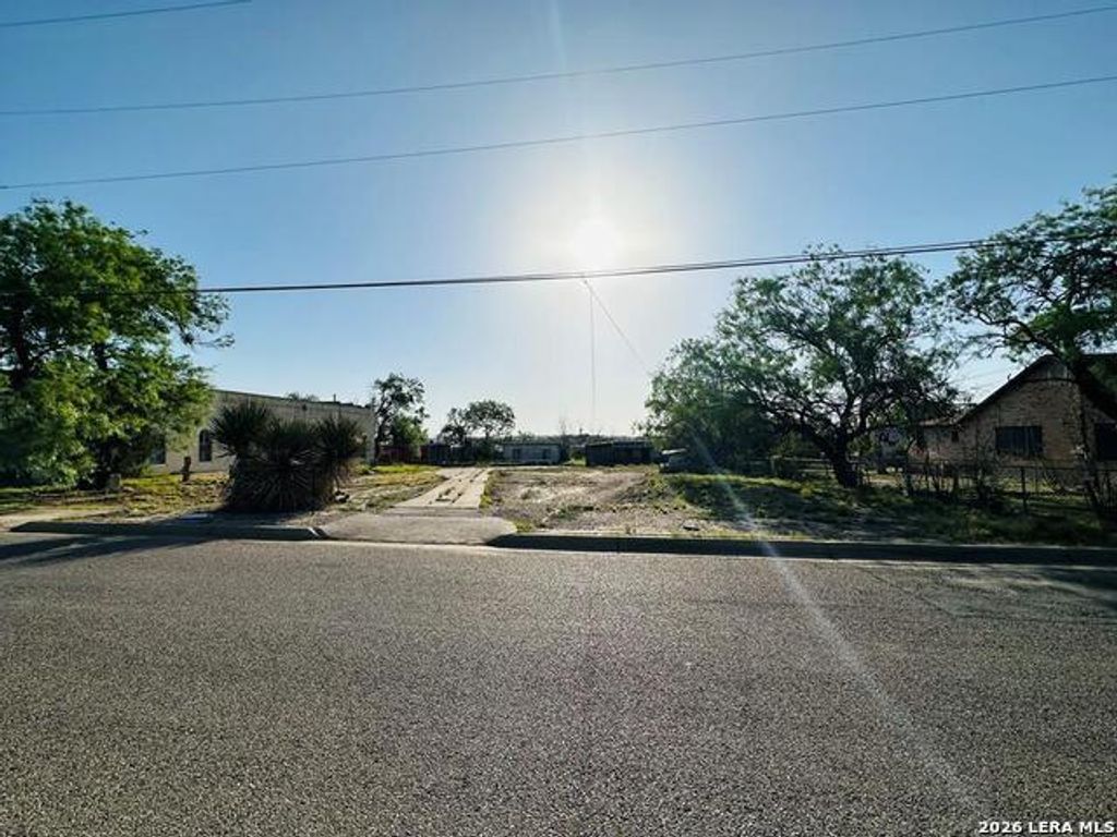 398, 384,374 Pecos N/a, Eagle Pass