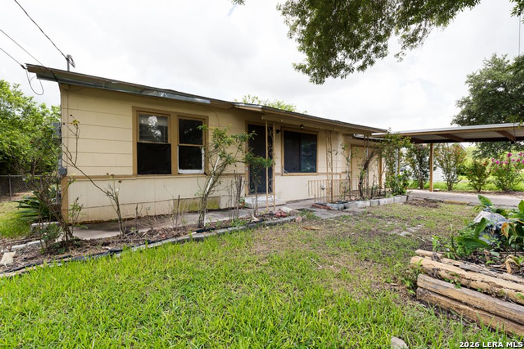 204 3rd St, Converse