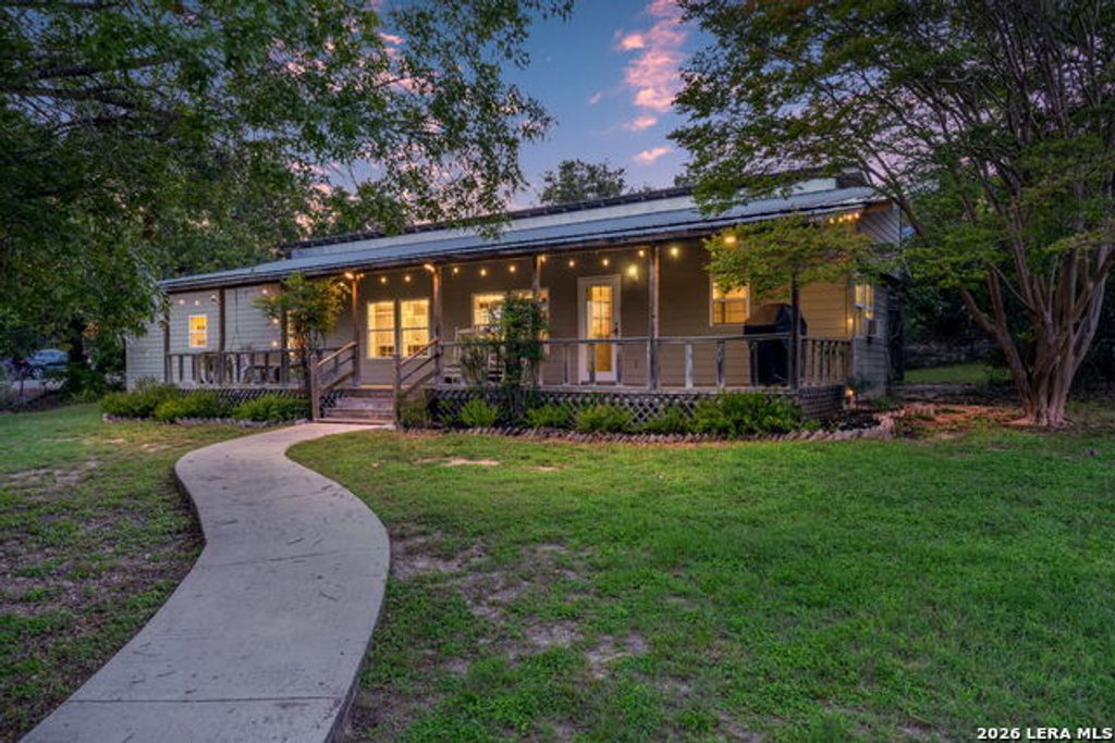 195 Lillian Dr, Kerrville