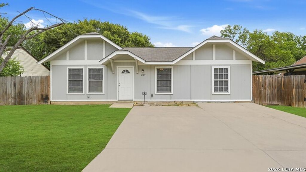4747 Swann Ln, Kirby