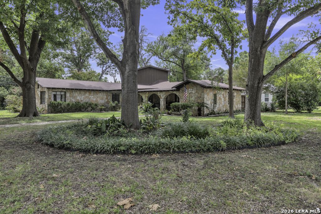 1130 Bartholomae Street, Seguin