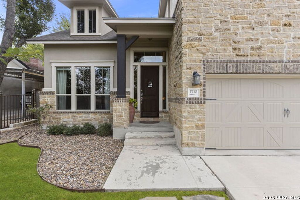 1710 W Terra Alta Dr, San Antonio
