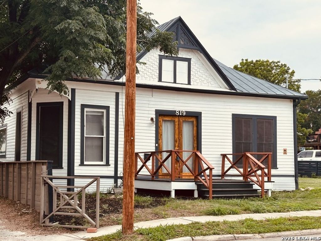 819 Wyoming St, San Antonio