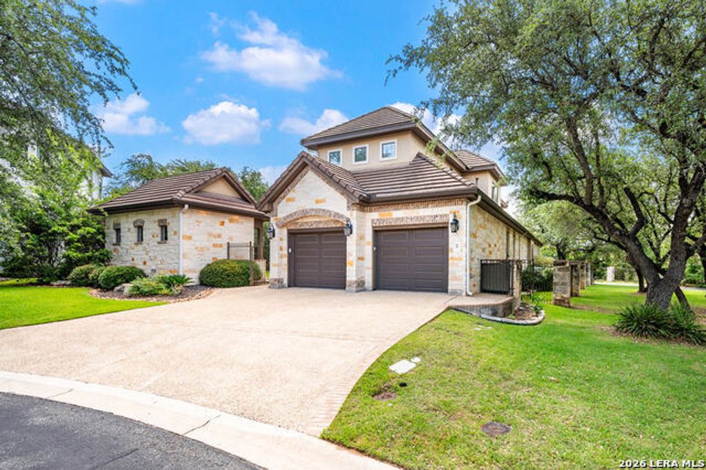 2 Saxby Glen, San Antonio