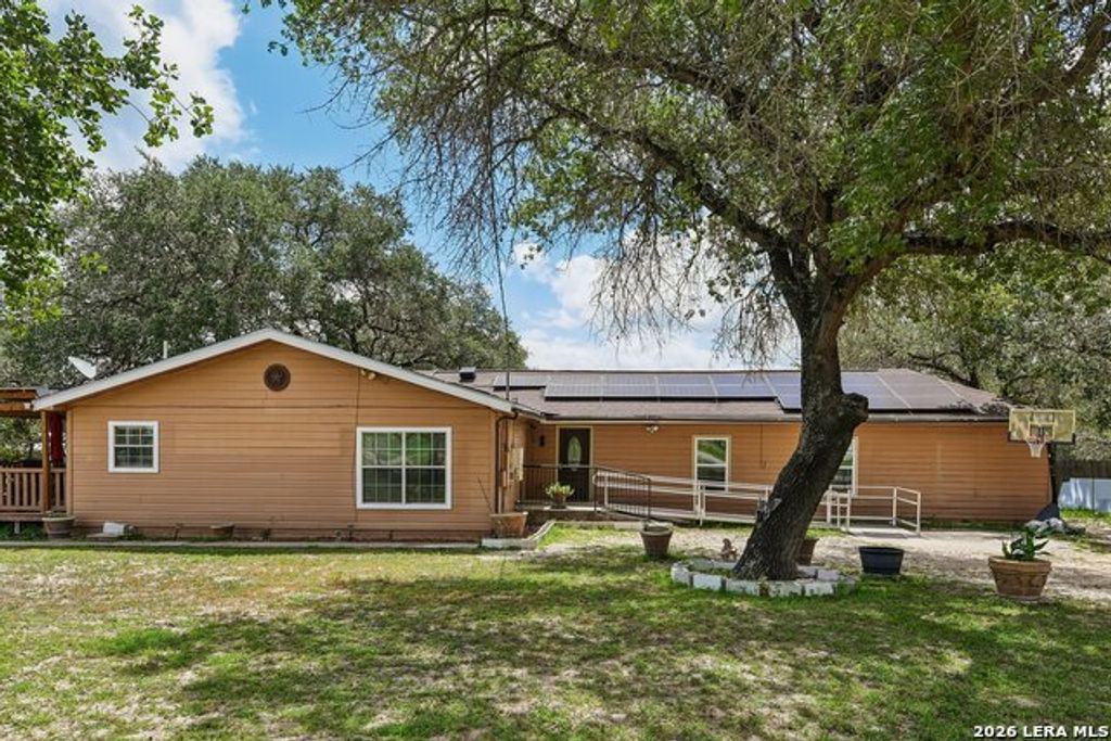 1281 County Road 6723, Natalia