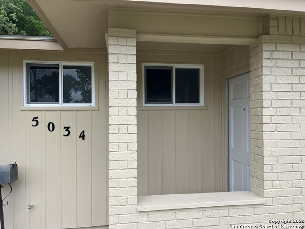 5034 Creekmoor, San Antonio