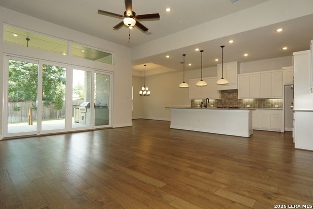 2710 Creekside View, San Antonio