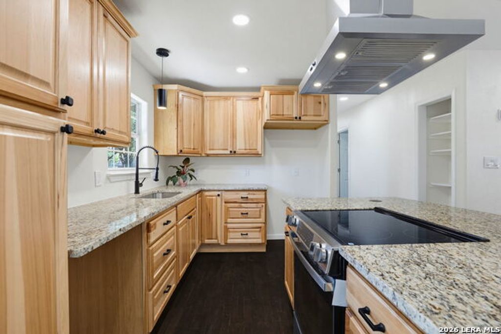 207 Dresden Drive, San Antonio