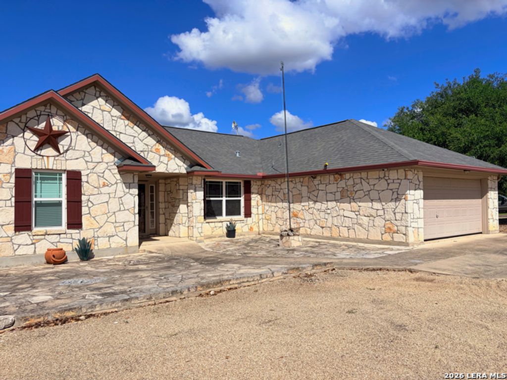 129 Rapids Cir, Bandera