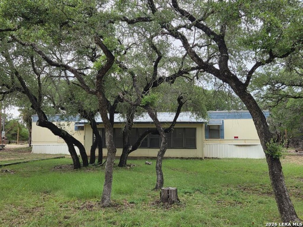 115 Timberline Dr, Bandera