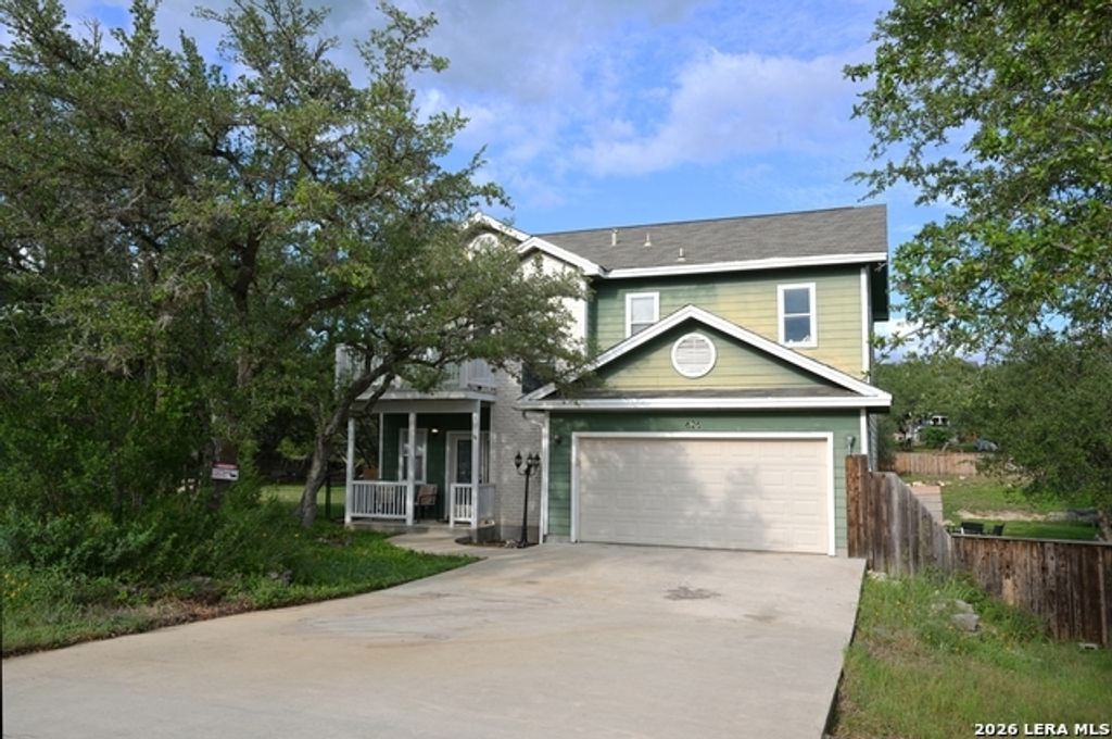 626 April Dr, Canyon Lake