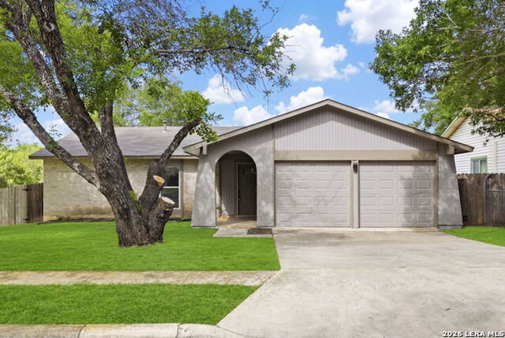 12819 Tarrytown St, San Antonio