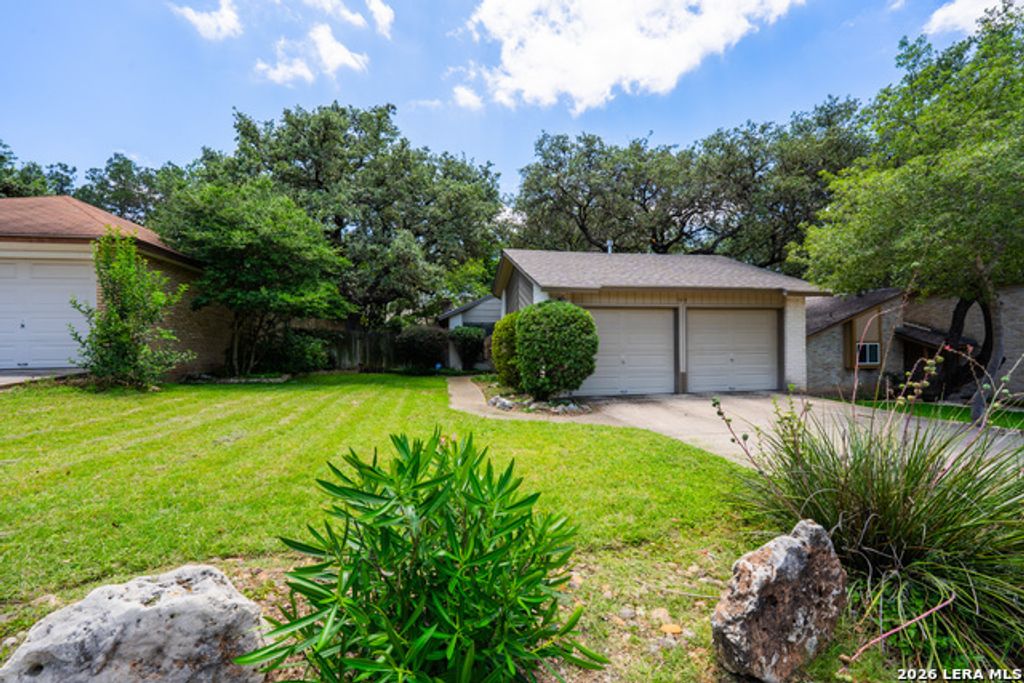 1010 E Bitters Rd, San Antonio